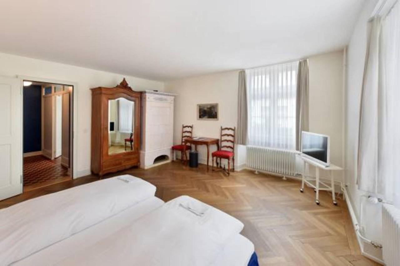 Hotel Im Schlosspark Binningen Phòng bức ảnh