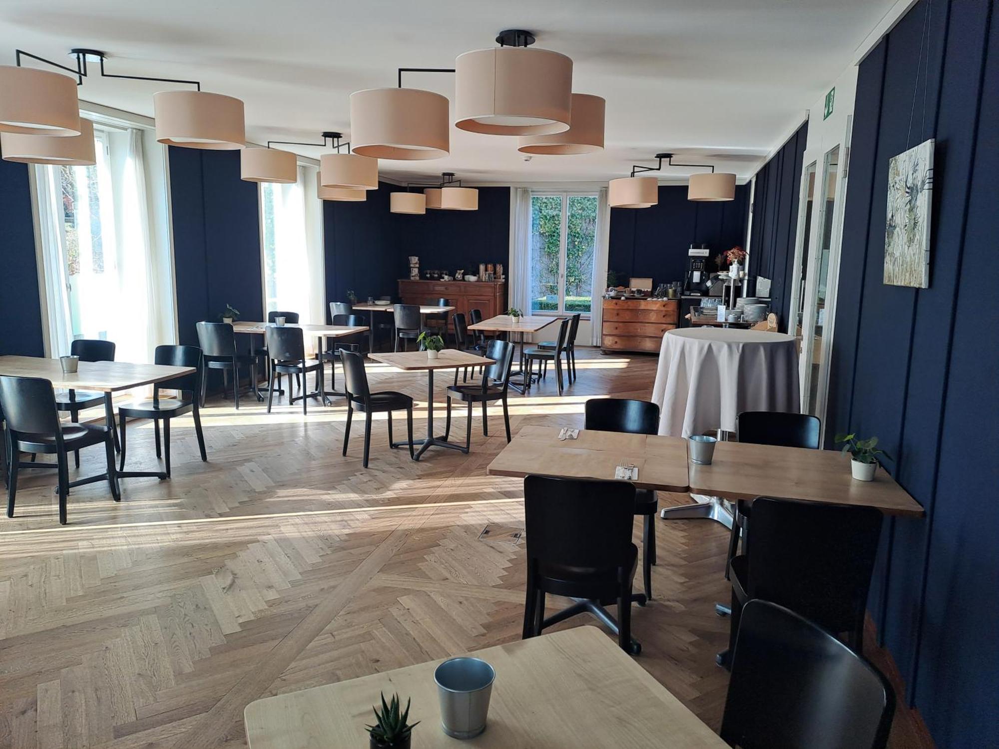 Hotel Im Schlosspark Binningen Ngoại thất bức ảnh