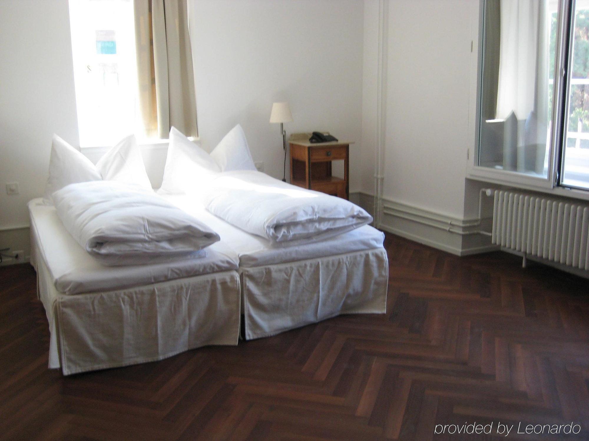 Hotel Im Schlosspark Binningen Ngoại thất bức ảnh