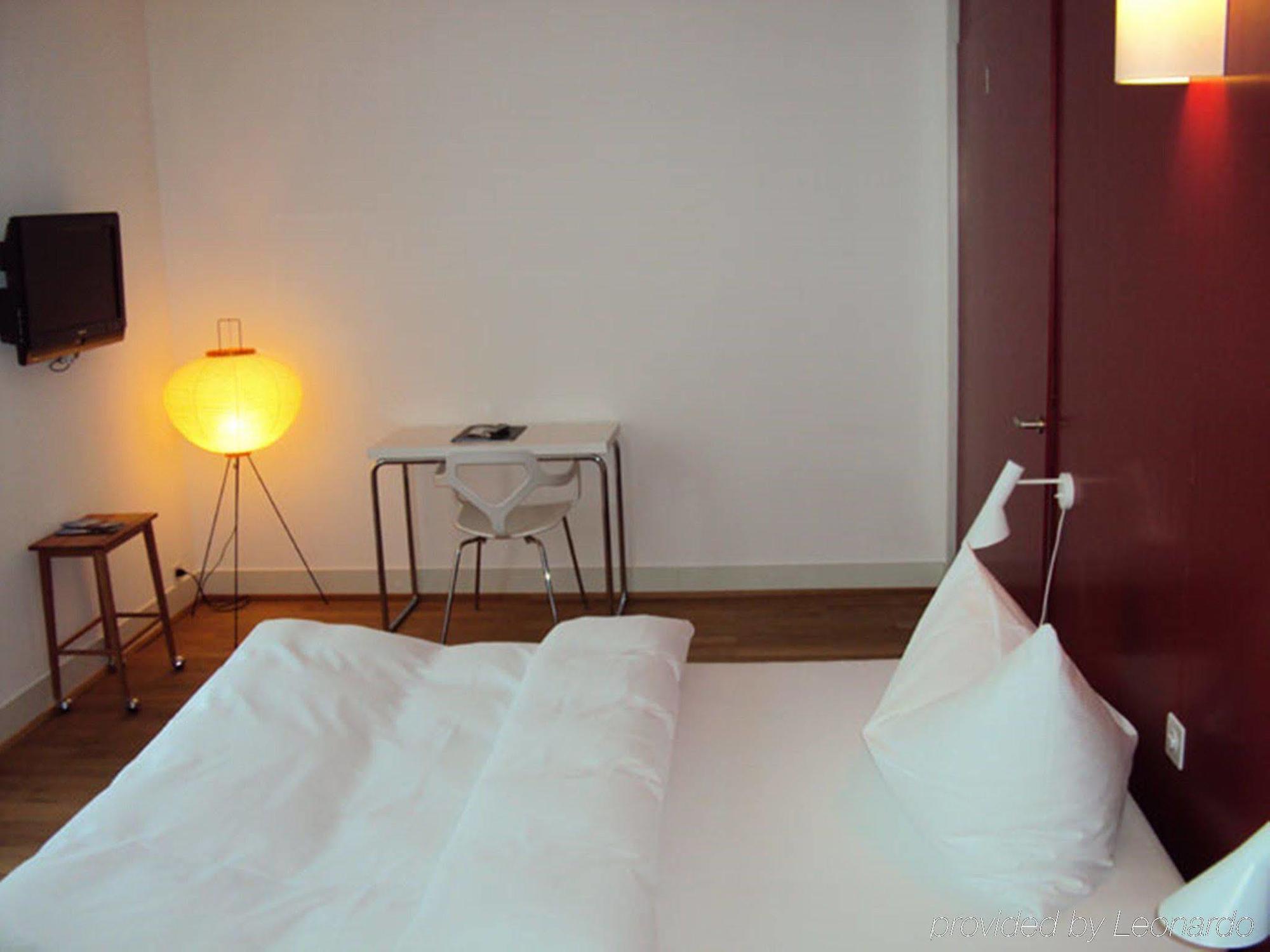 Hotel Im Schlosspark Binningen Ngoại thất bức ảnh